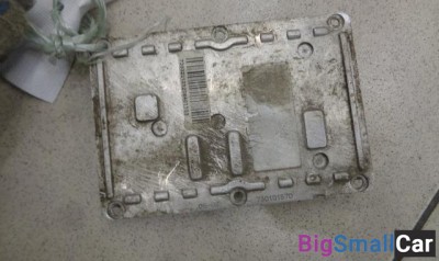 Блок ксеноновой лампы, блок розжига (штатный) от Nissan March K12 2002-2010