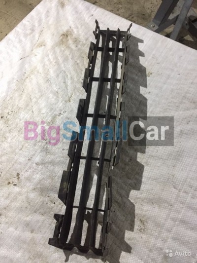 Решетка Переднего бампера Renault Megane 2 рено ме